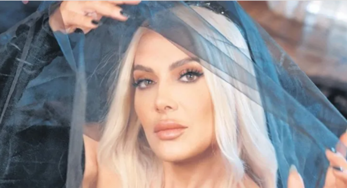 Esra Özmen “Oyuncak Gibi” İle Geri Döndü!